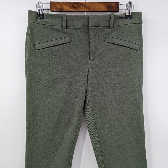 GAP Flat Front Cropped Pants - Picture 3 of 8